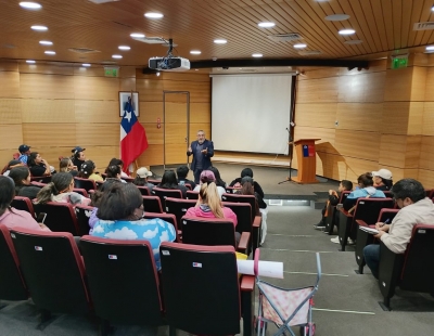El encuentro lo sostuvieron en las dependencias de Serviu en las que se comprometieron acciones para dar una pronta solución al problema de las viviendas.