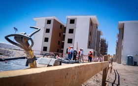 Generación de empleo y reactivación económica, mediante obras de viviendas y urbanas, es el aporte del MINVU en el marco del Plan de Emergencia Laboral.