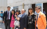 El Intendente Arturo Molina, acompañado por Isabel de la Vega, directora Serviu Región de Antofagasta y los felices beneficiarios