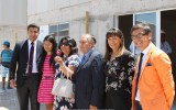 El Intendente Arturo Molina, acompañado por Isabel de la Vega, directora Serviu Región de Antofagasta y los felices beneficiarios
