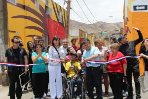 La iniciativa, liderada por el Servicio de Vivienda y Urbanización con el apoyo de CREO Antofagasta y Balmaceda Arte Joven junto el Gobierno Regional, se desarrolla a través de un modelo de gestión Público Privada y benefició a 270 viviendas de las pobla