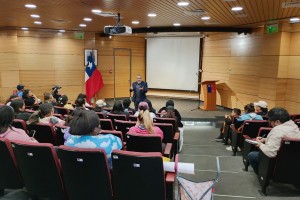 El encuentro lo sostuvieron en las dependencias de Serviu en las que se comprometieron acciones para dar una pronta solución al problema de las viviendas.
